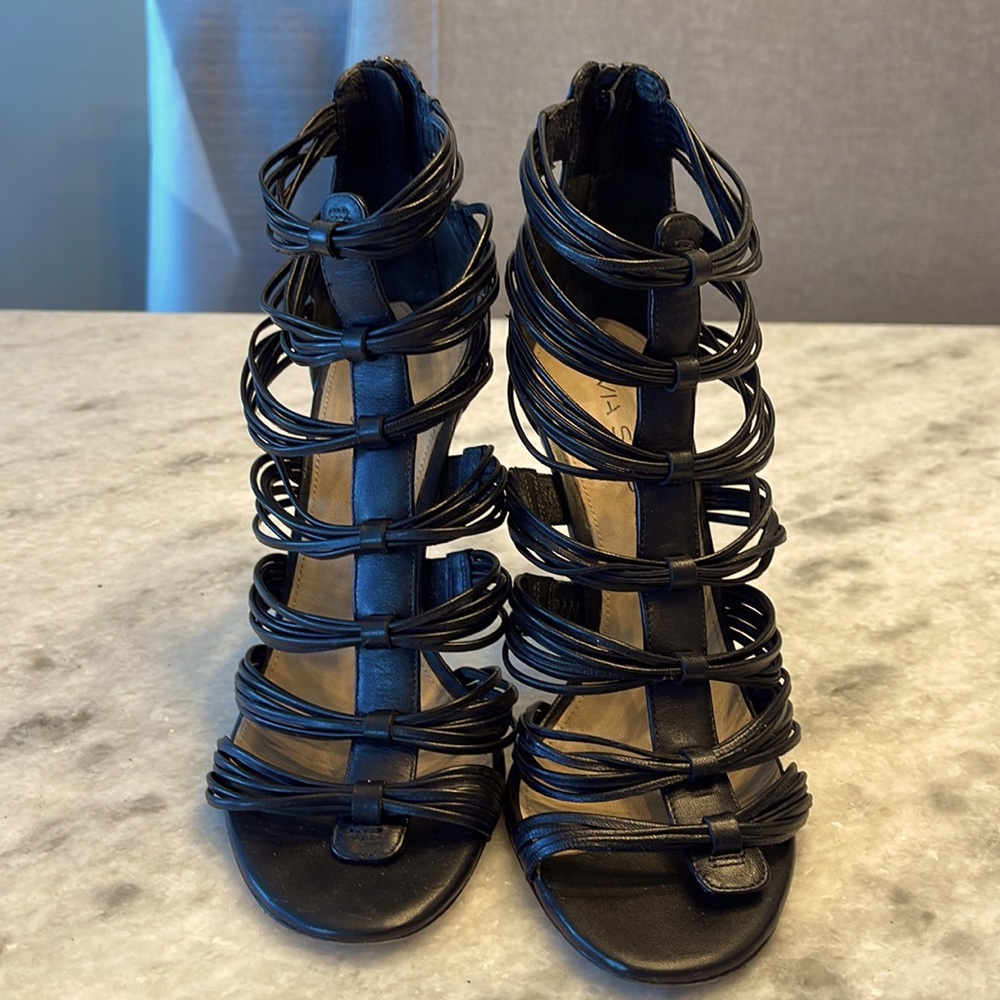 Via Spiga Black leather strappy heeled open toe caged sandal bootie. Size 7.5